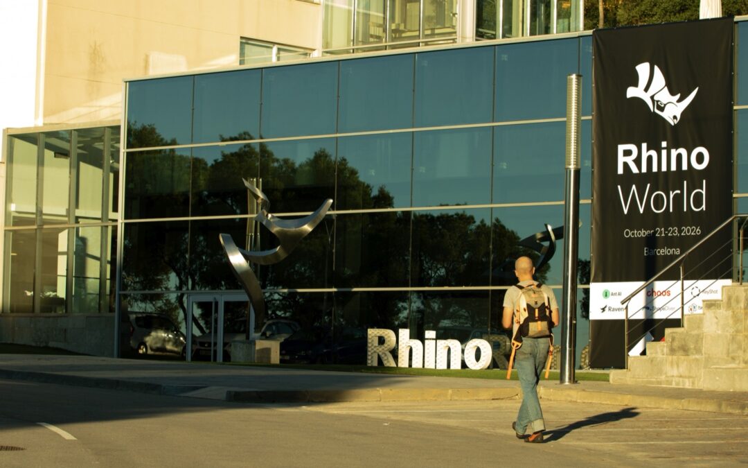 Entrada del hotel de Castelldefels con el banner de Rhino World 2026 y las letras de Rhino